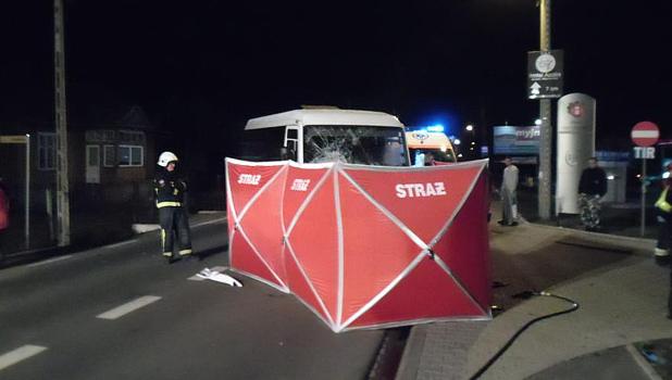 miertelny wypadek w Niepoomicach - motor zderzy si z autobusem