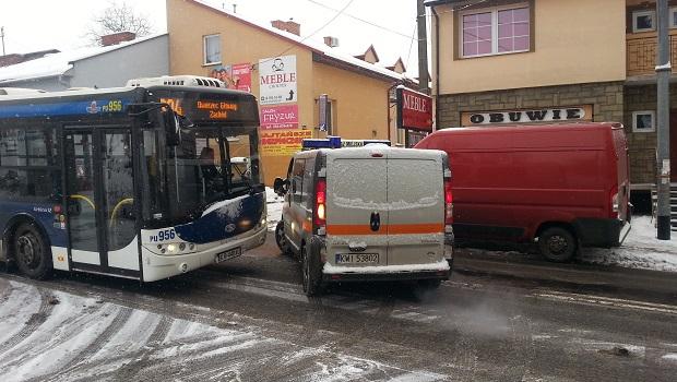 Stra Miejska vs autobus MPK