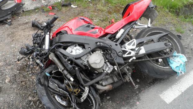 Wypadek w Wgrzcach Wielkich: motocykl uderzy w ogrodzenie