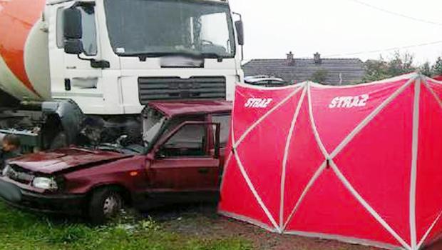 Wypadek miertelny w Niepoomicach. Zgin 25-letni kierowca.