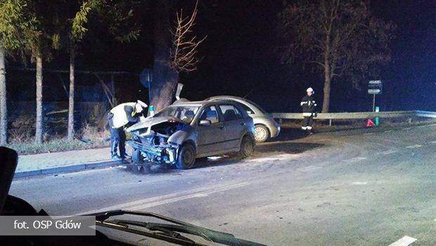 VW zderzy si ze Skod w Marszowicach. Trzy osoby w szpitalu.