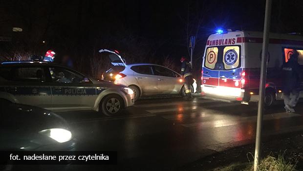 Wypadek na ul. Jedynaka. Samochd potrci kobiet przy przejciu dla pieszych.