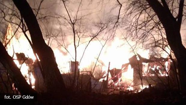 Z nocnym pożarem w Grodkowicach walczyło blisko 100 strażaków