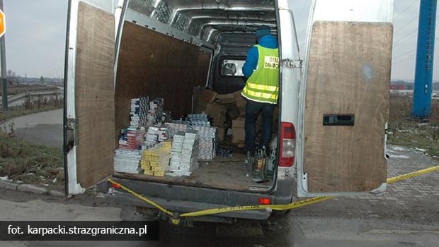 Gmina Wieliczka. 50 000 szt. papierosw i alkohol w samochodzie Ukraica.