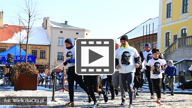 Tropem Wilczym. Bieg ku pamici „onierzy Wykltych” w Wieliczce [wideo]