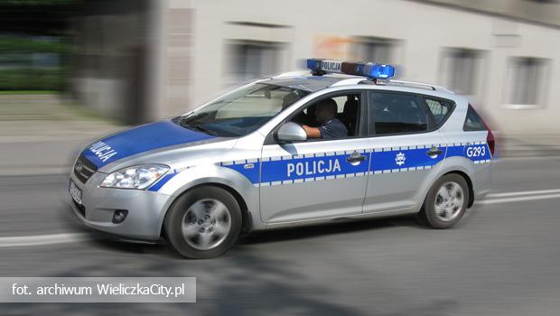 Wieliczka. Zaatakowali noami na przystanku autobusowym przy ul. Pisudskiego.