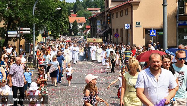 Procesja Boego Ciaa 2018 w Wieliczce [zdcia]