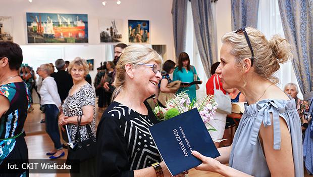 Wernisa wystawy „Fosylia czasu” autorstwa Ewy Hoppe-Nowickiej - relacja