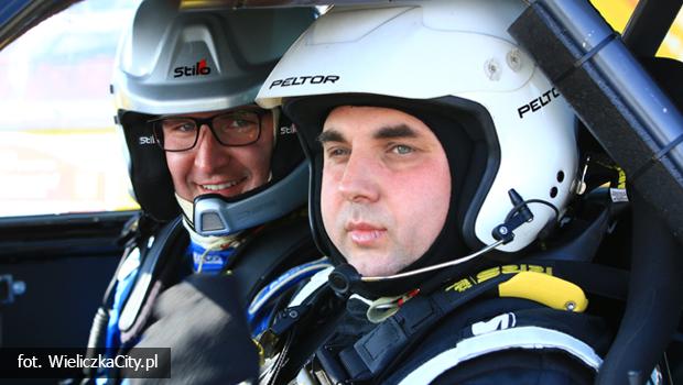 Filip Stopa i Rafa lczka przed Rajdem lska – 5. rund  MOTUL Historycznych Rajdowych Samochodowych Mistrzostw Polski