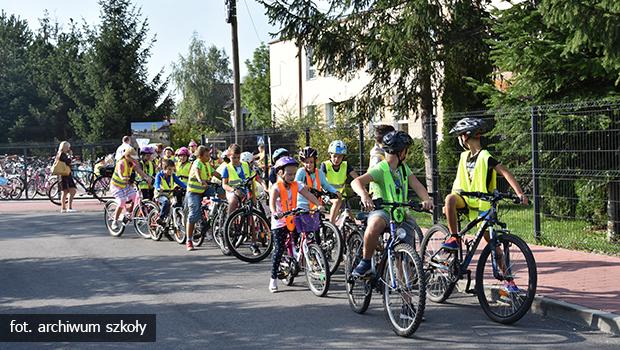 Kartka z kalendarza: Odblaskowa wycieczka rowerowa z…policajntami!