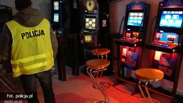 Narkotyki oraz nielegalne automaty do gry zabezpieczone w Wieliczce