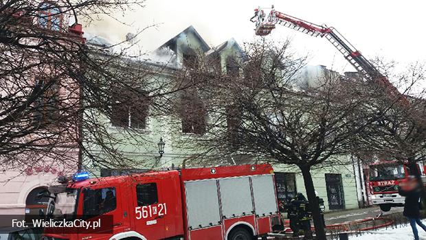 Poar w centrum Wieliczki. Pali si kamienica przy pl. Kociuszki. [zdjcia]