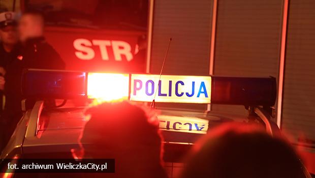 Trwaj poszukiwania zaginionej 16-latki w azanach k. Wieliczki