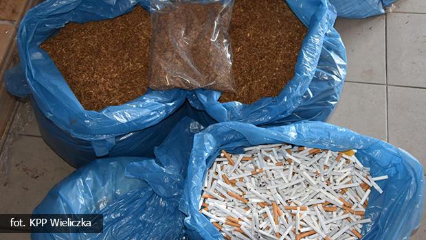 Policjanci z Wieliczki zabezpieczyli kolejne składowiska nielegalnych wyrobów tytoniowych