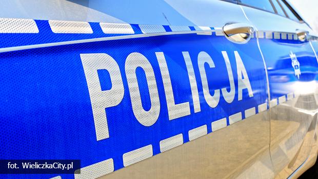 BMW wypado z drogi przejedajc obok policjantw zabezpieczajcych miejsce wamania - kierowca pijany, w samochodzie narkotyki.