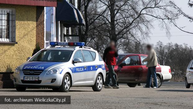 Mężczyzna, który pobił w Wieliczce nauczyciela broniącego obywatela Konga, został zatrzymany w Warszawie przez m.in. policjantów z Wieliczki