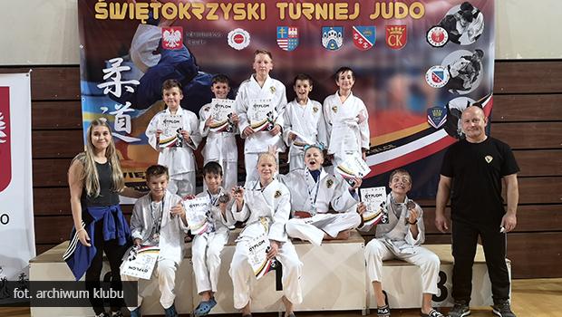UKS JUDO KING WIELICZKA wraca z Ostrowca witokrzyskiego z workiem medali