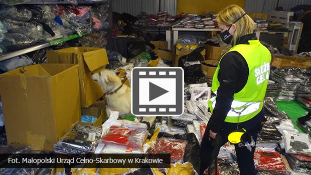 Wieliczka. CBP i KAS zlikwidoway magazyn z podrobion odzie i obuwiem znanych marek [zobacz film]