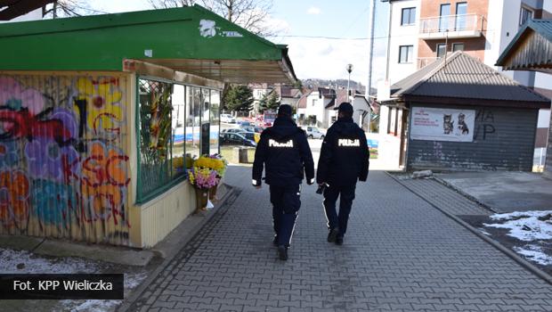Wzmoone patrole i kontrole policji w powiecie wielickim w zwizku z pandemi koronawirusa