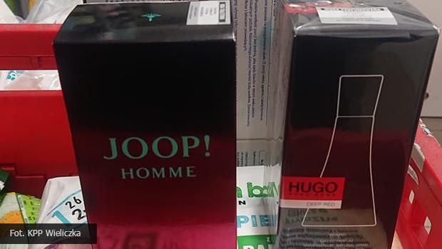 Ze sklepu w centrum Wieliczki ukradli m.in. markowe perfumy – zodzieje zatrzymani