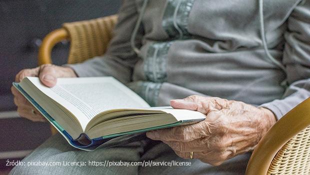 W jaki sposb nie pomoc seniorom w czasie pandemii?