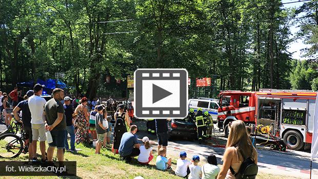 Piknik „Bezpieczne Wakacje” w wielickim parku linowym Xtreme Park [film]