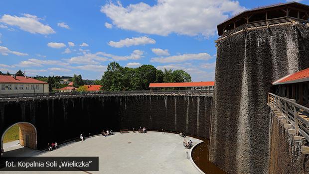 Dlaczego warto wybra si do tni solankowej? Poznaj 5 powodw