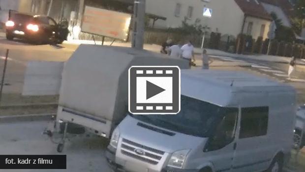 Stanitki. Sprawca wypadku uciek z miejsca zdarzenia. Szuka go policja [zobacz nagranie]