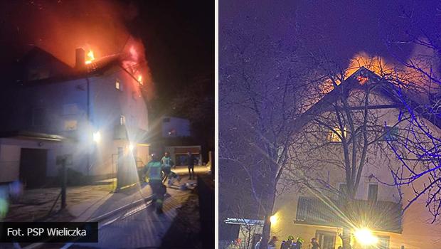Poar domu na ul. Sadowej w Wieliczce. Na miejscu 10 zastpw stray poarnej.