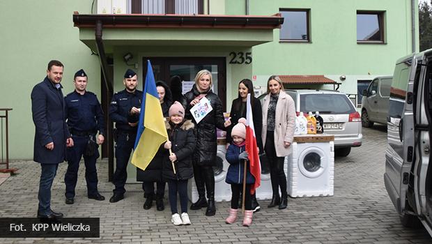 Policjanci i pracownicy wielickiej Policji z pomoc dla uchodcw z Ukrainy
