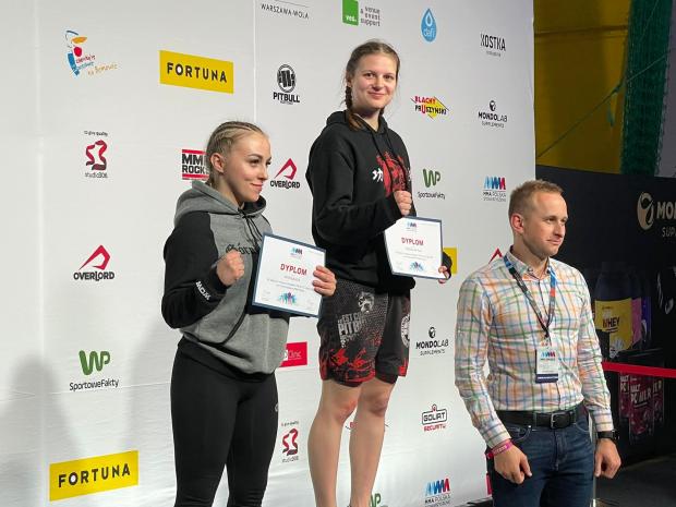 4 Natalia Dzi�giel na pierwszym miejscu na podium.jpg