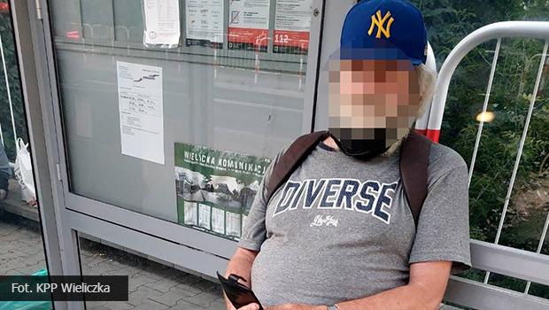 Wieliczka. 60-latek ukrad torebk z kartami patniczymi i poszed na zakupy.