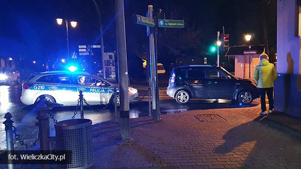Kobieta i 1,5-roczne dziecko potrcone na pasach w centrum Wieliczki