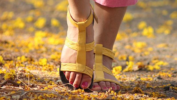 Jakie zaoy buty na wycieczk po miecie, aby byo jednoczenie wygodnie i modnie?