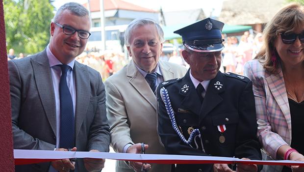 Straacy z Zakrzowa wituj jubileusz stulecia w nowej remizie