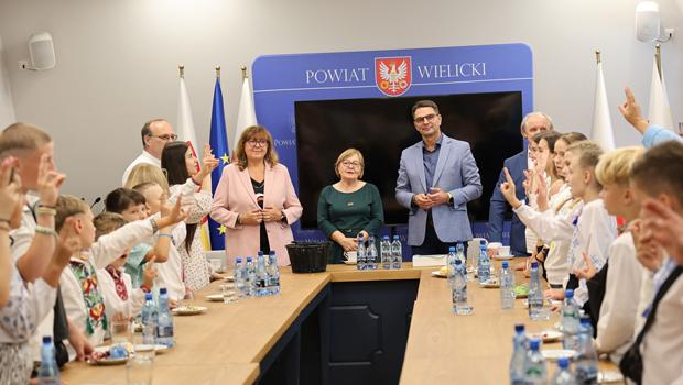 Dzieci z Ukrainy z wizyt w Starostwie Powiatowym