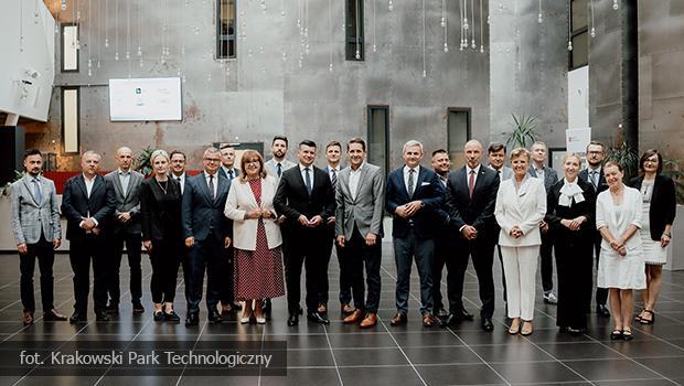 MAN z pakietem inwestycyjnym ponad 5 mld z – szansa dla Powiatu Wielickiego i Niepoomic