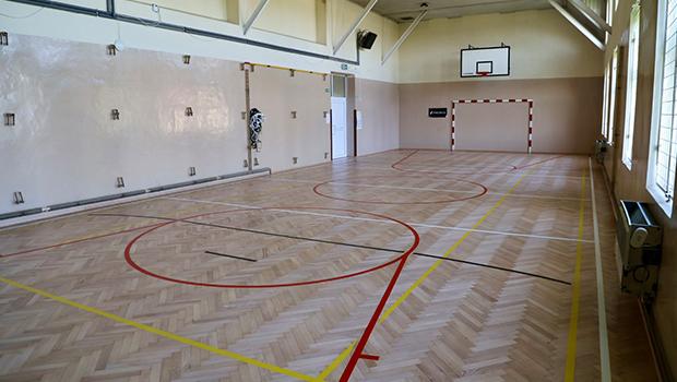 Gmina Niepoomice koczy „szkolne prace” w Zakrzowie i Woli Zabierzowskiej