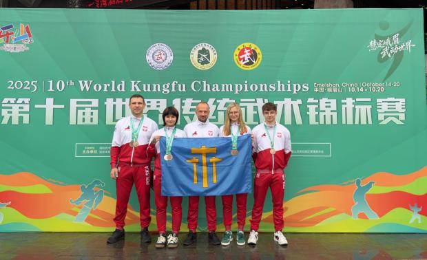 Zwycizka druyna z Wieliczki na M (2).jpg