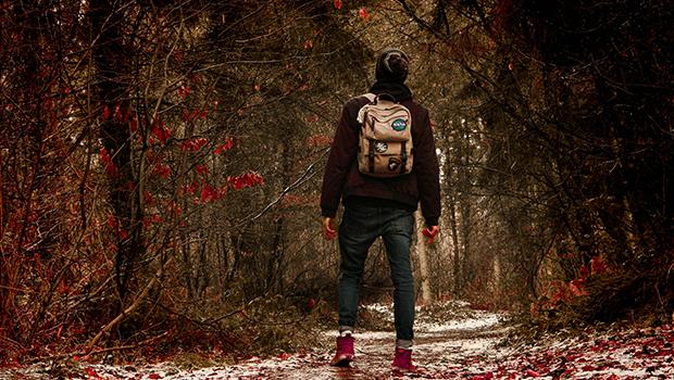 Ciepo na szlaku: jak wybra kurtk puchow trekkingow?