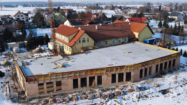 Klub malucha i przedszkole - inwestycja dla 130 dzieci w Woli Zabierzowskiej ro�nie w oczach