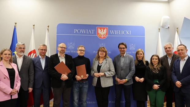 Powiat Wielicki zapowiada wazne inwestycje drogowe w Mietniowie i Su�kowie