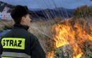 Poar traw na nieuytkach – poar zagraa zabudowaniom