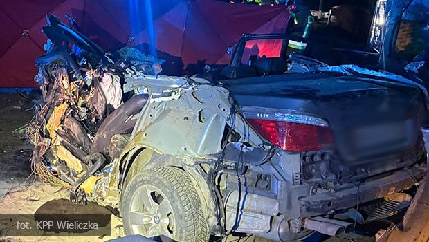 Wypadek �miertelny w Biskupicach. Zgin�� stra�ak z OSP Tr�bki.