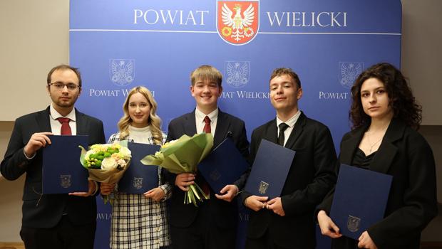 Inauguracyjna sesja M�odzie�owej Rady Powiatu Wielickiego