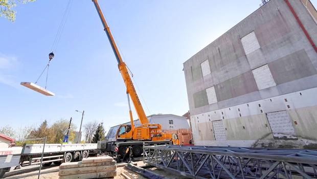 Rozbudowa „jedynki” w Niepo�omicach nabiera tempa