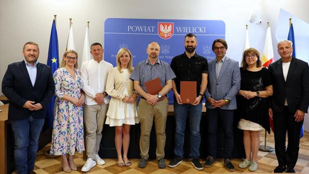 Miliony na drogi w powiecie wielickim. Podstolice i kilkana�cie miejscowo�ci z remontami.