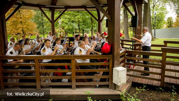 Wakacje pe�ne muzyki. Letnie koncerty Reprezentacyjnej Orkiestry D�tej Kopalni Soli „Wieliczka”
