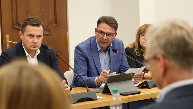 Powiatowy Kampus Kultury podsumowa� I p�rocze na sesji Rady Powiatu Wielickiego