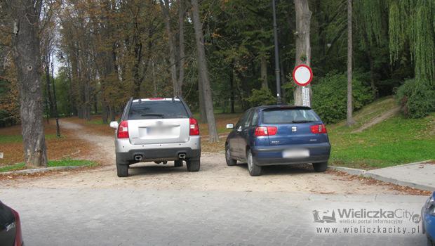 Jeden gupszy od drugiego? W kadym bd razie droga zablokowana